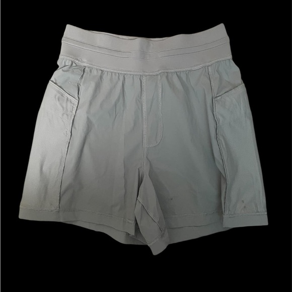 Lululemon athletica shorts - Picture 5 of 6